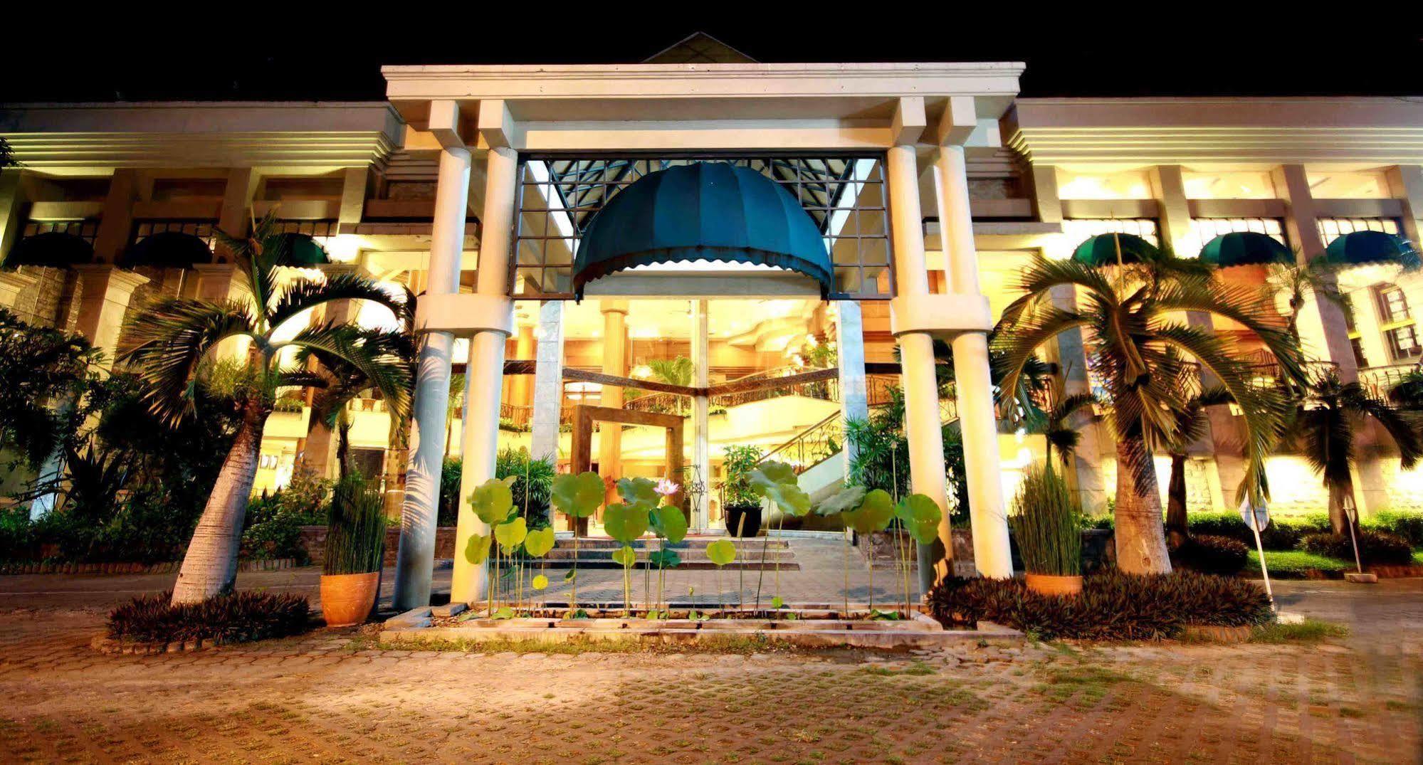 Bentani Hotel & Residence Cirebon Luaran gambar