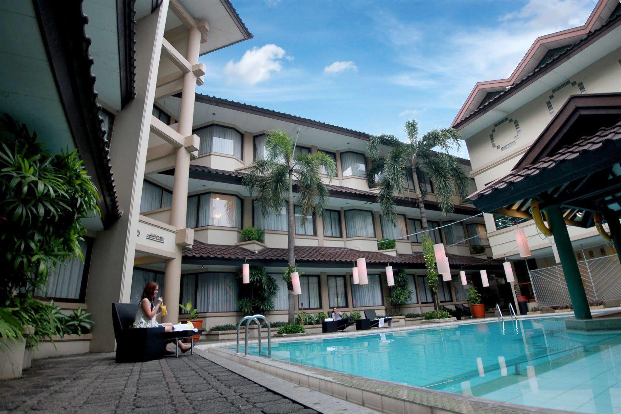 Bentani Hotel & Residence Cirebon Luaran gambar